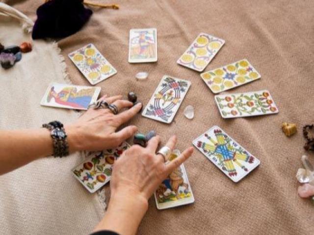 Best Tarot readers for relationship advice  in Kolkata