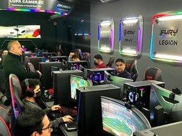 Transform Learning with Esports for Education – Partner with Eblue Gaming