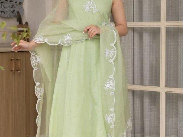 Elegant Eid Dresses for a Graceful Celebration