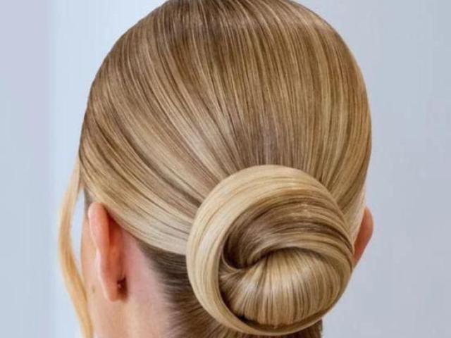 Lakme Academy Bandra, Powered by Aptech:-Hair Style Training in Bandra