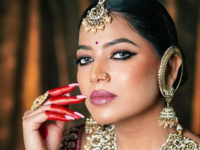 Lakmé Academy Powered By Aptech-Bridal Makeup Course in Lajpat Nagar
