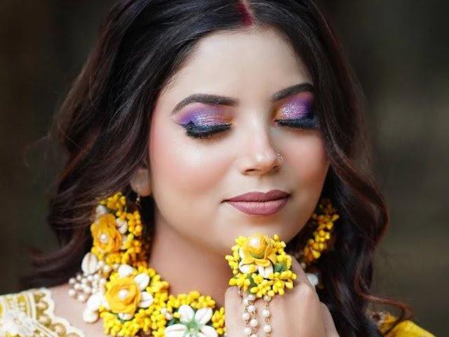 Makeup Artist Course in Saket – Build Your Beauty Career with Lakme Academy