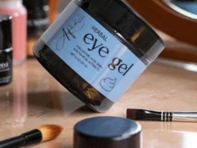 Reveal Brighter Eyes with Herbal Under Eye Cream for Daily Care