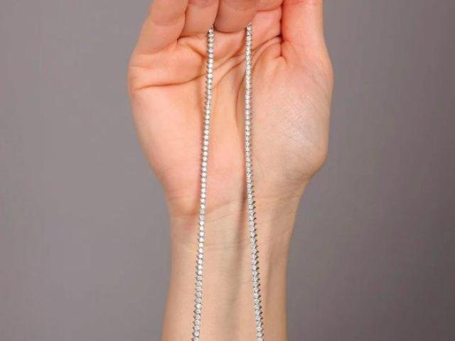 Luxury 6ct Graduated Diamond Tennis Necklace in London.