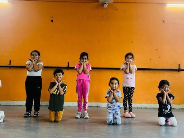 Bollywood Dance Institute In Malviya Nagar – Buskers Dance Institute