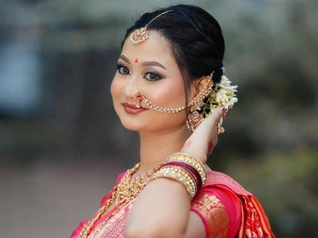 Lakmé Academy, Saket – Master Bridal Makeup with Professional Training