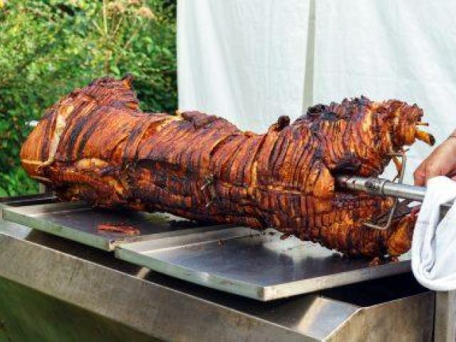 Hog Roasts in Guildford – Barbecue Chefs for Perfect Outdoor Feasts