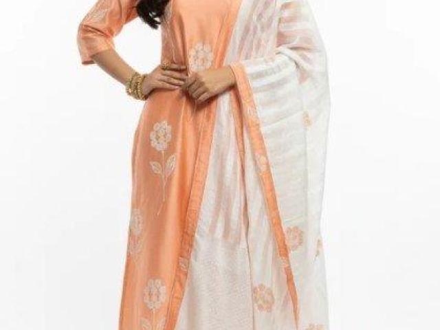 Peach Floral Kurta Set – Soft Indian Outfit for College Girls Rs. 2199
