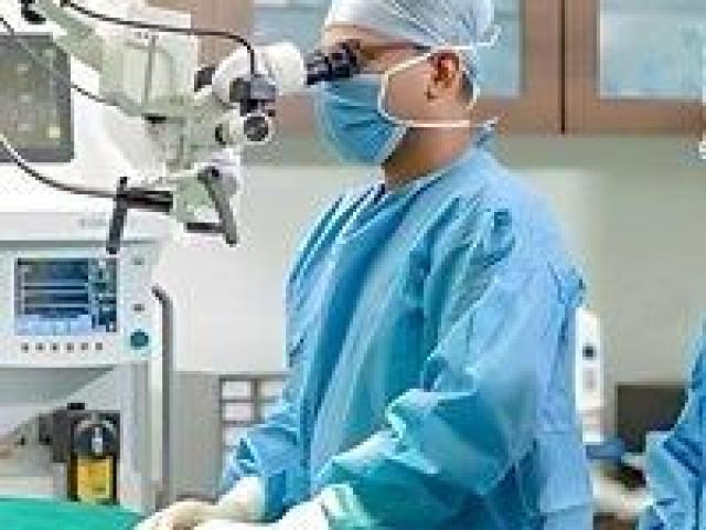 Spine Specialist Doctor in Ahmedabad for Advanced Spine Care