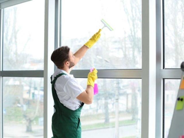 Glasreinigung Winsen (Luhe) – Streifenfreie Fenster vom Profi