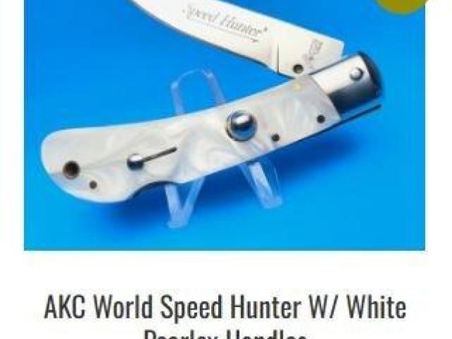 Choose razor-sharp Switchblade Knives in varied sizes, shapes, colours, and styles