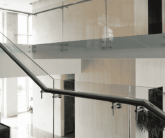 Aluminium glass railing