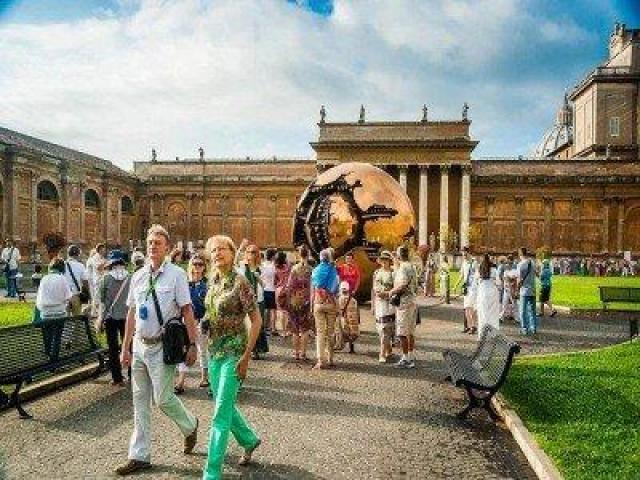 Choose the exclusive Vatican guided tours offering the best sightseeing with VIP access