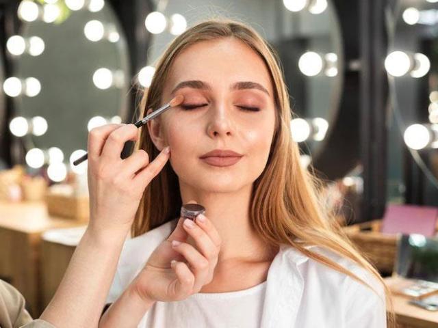Best Makeup Academy in Ghaziabad | Lakme Academy Noida